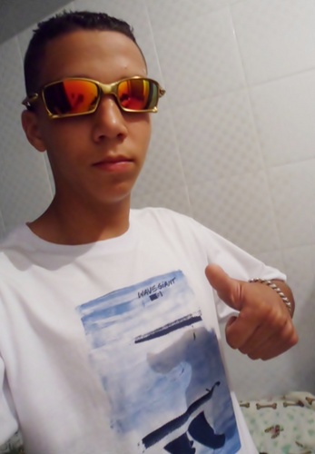 Na neblina dos pensamentos pensei em desistir ,nao vô abandona tem muita coisa por vim ♪