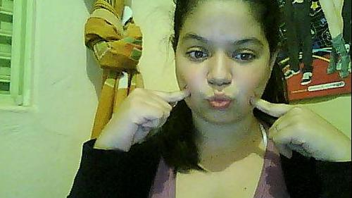 Tão loca, e ao mesmo tempo, tão normal.Tão chata, tão compreenciva, tão complicada e ao mesmo tempo, tão perfeita... Tão Davia....    Segue