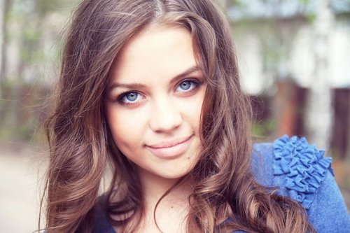 15 YEARS OLD / MODEL / LIVING IN PARIS 
1D 3