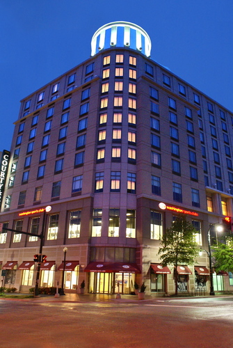 Courtyard Silver Spring Downtown offers dining, shopping & entertainment at our door step, catering to clients with guest accommodation and small meeting needs.