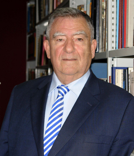Ex gobernador civil de Guipúzcoa. Autor de 'El confidente' (2005)  y 'Mi hijo era de ETA' (Espasa, 2012).