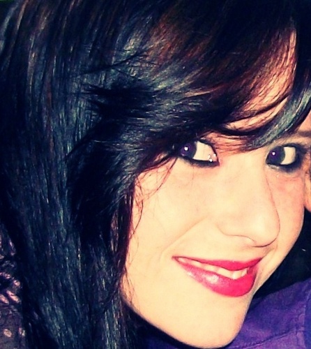 QUASE CASADA E MUITO FELIZ!!!  SOU ASSESSORA, SOU CANTORA, SOU FIEL A DEUS, PORQUE ELE CUMPRI OS DESEJOS DO NOSSO CORAÇAO!!!