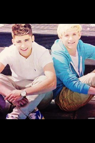 ola me llamo dani y soy una persona alegre que me gusta pasarlo bn  amo a mis amigas y amigos   y tbn me gusta one direction y si quieres cuentame un secreto.
