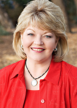 San Diego Pres./Network of Evangelical Women in Ministry. Love apologetics. Love 2 encourage/edify/energize women who serve Jesus. Love family & my maltipoo.
