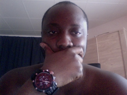 Professional mobile dick jokey(dj) and a Blogger.
 Dont try to figure me out cos im not Ur average human being.some say im an enigma...!!