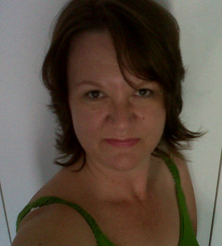 I'm a working mom and blogger. Knitting, crotcheting, recipes, household tips and life in South Africa.