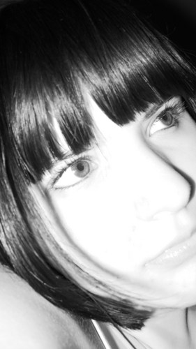 Je m'appelle Pauline. 21 ans (26/02/1991). Je vis en FRANCE. J'attends mes résultats concours pour savoir si j'entre en Formation de Soins Infirmiers!