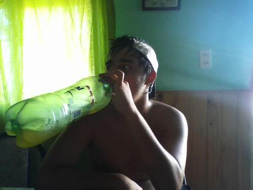 Estudiante,Futbolista,Actor argentino e internacional,fotografo e periodista na mentira todo eso me gustaria ser pero soy un chico normal Follow me :)  http://w