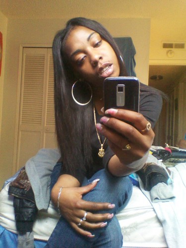 Haha yoU caN HatE mE oR u coUld LoVe mE eitHer wAy I'm still goNe bE me.. I'm really a nice person when you get to know me..