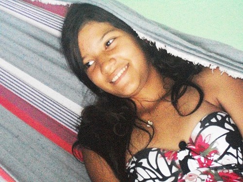 Garota feliz com grandes sonhos pela frente ! 
O resto so me seguindo follow-me !