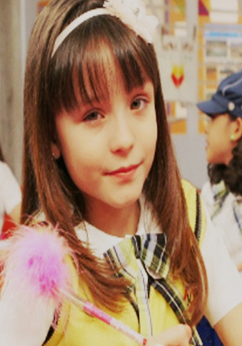 Bom Primeiramente , eu amo e Adoro Carrossel , Amo A @larimanoela , e é so Isso .