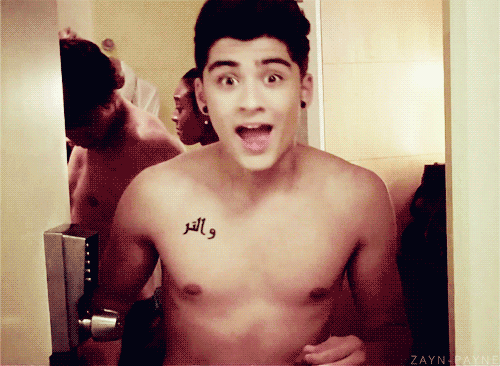 Amo cenoura. Tenho medo de colherres e cogumelos. Meu animal favorito é o gato. Sou vaidosa. Meu lugar preferido é o Nando's. Directioner, semideusa e belieber.