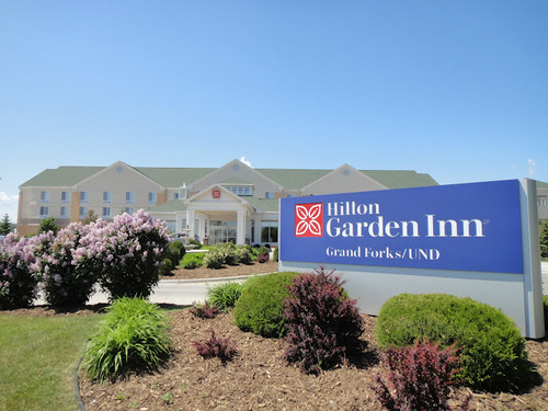 Hilton Garden Inn Grand Forks / UND is a premier hotel conveniently located on the western edge of the University of North Dakota campus.
