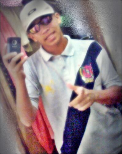 Ela Olho Pra Minha Cara Viu Ki Eu So Menor Chavão Tem Radinho Tem Cordão Só Usa Tenis do Bom ♪ ♫ ♪