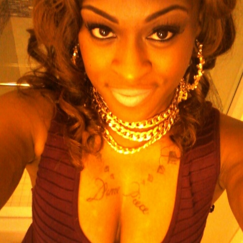 Gorgeous, Smart, Funny, Outspoken, Confident, Independent, Great mother, Goofy and above lol