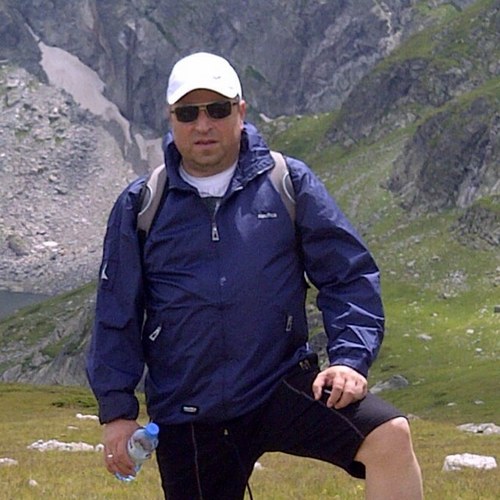 salesniki's profile picture. 