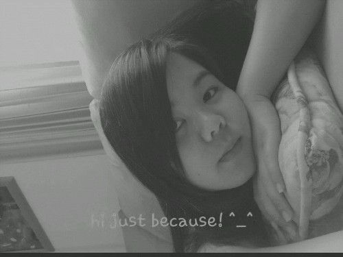i live for the moments that make me smile everyday