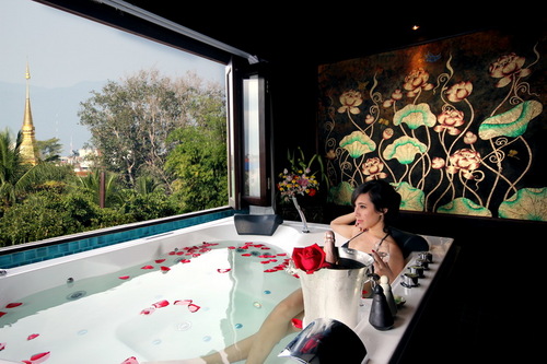 New hotel Chiang Mai decorate style luxury boutique lanna far away from town only 5 minute