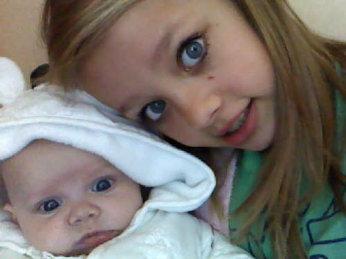 Heyy heyy!i am shania,12 years old,i LOVE olly murs,i like 'vans'&&'converse'!follow and i will try my best to follow backk!xo
