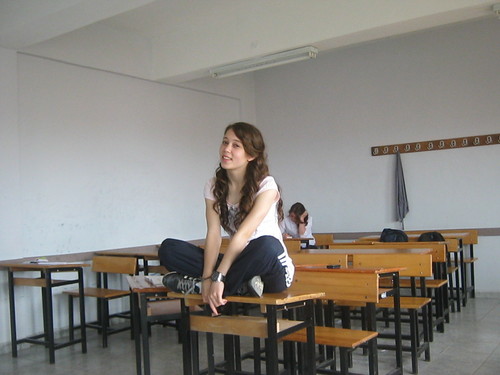 Erken yatana tavuk,cok calışana inek,kıskanmayana domuz,katakulli yapana Çakal denilen bir üLkede insan olmak Çok zor.