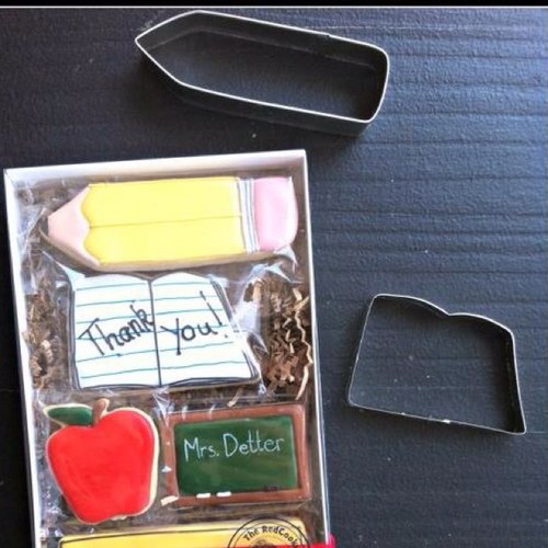 TheRedCooky's profile picture. Baker-mom by day & Nurse-mom by night!