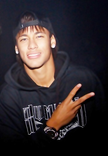 - Trazendo frases para que seu dia a dia seja muito melhor .! + Fã clube do @Njr92. Sigam também @VersosKaka.