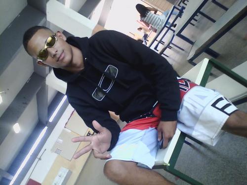 LIBERTAAA OS Pensamentos ♪EM FORMA DE EMOÇÃAAO ♪ ♫http://t.co/ZfIy6vXlxi