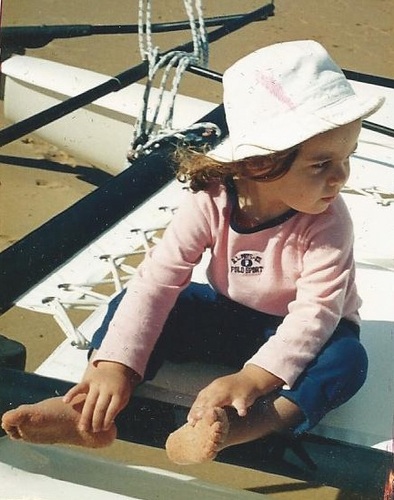 Nanatccx's profile picture. 'my feminism will be intersectional or it will be bullshit' f. dzodan ❤️ 22, they, bilingual (pt/eng) 💛 stressed, overly ambitious uni student 💙 slytherin