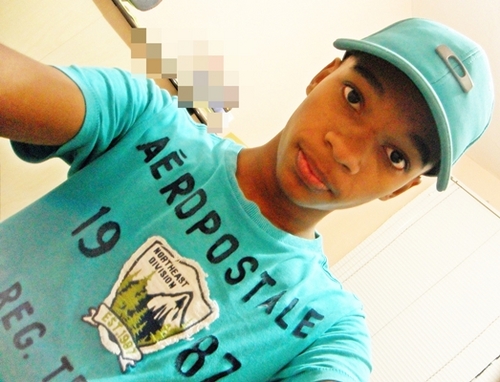 Porque quem é não se divulga,
E só quem é entende.
........Vagabundo dos Bom
.Bonde Do Caça Tesouroo...