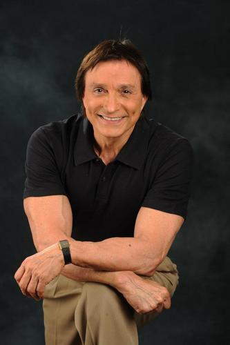 Syndicated host and producer of Let’s Talk Nutrition, airing live M-F 9-11 am coast to coast. Listen or watch the show at www. https://t.co/wFszJih15U.