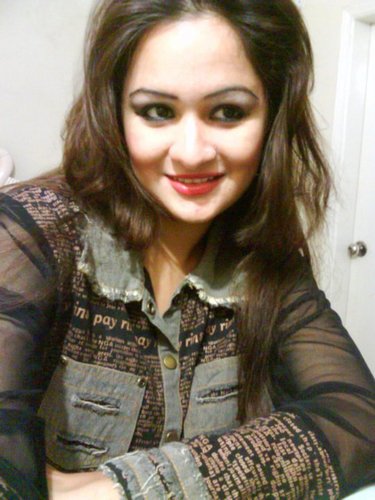 GET FOLLOW ME ON YOUR MOBILE...... FOLLOW MYFATIMA143 than sand it to 40404. thanks and forward to all friends to follow me
