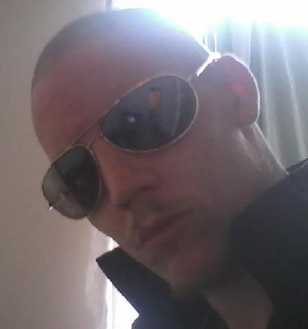 Hi i am a 24 yrs old single male who love to read , sing , dance , write my own music and record it , i have twin daughter that are 3yrs old  etc