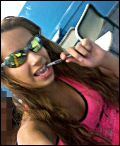 Loira,14 anos, Timida,Ciumenta,Medrosa,Bagunçeira, Minha M.A @Gabriella_Loost s22, Quer sabeer mais de miim siga a loost ?