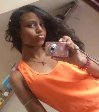 eu sou uma garota legal,linda simpatica,que ama rock,e sua familia,adora musicmeu idolo é o Daniel Radcliffe,estudo,sou ciumenta,amp meu amigos,amo minha vida..