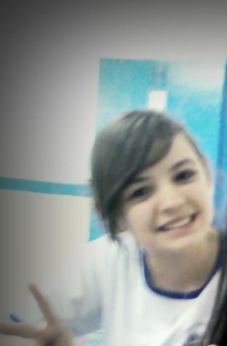 Prazer *--* Mariana, gosto de zuar, sair com as minhas amigas, etc. Melhor amiga da @LuuanaSoouza_  Gosta de mim? ótimo!Não gosta? Foda-se! :)
