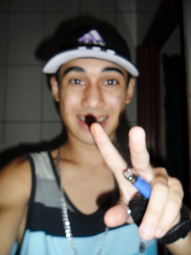 apreendi a viver nessa vida, correndo pelo certo, e sem simpatia .. mas com ajuda de Deus me fortalecendo dia pos dia ! que fique bem claro ODEIO talarico !!!!!