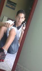 http://t.co/AYf9Ym4xVw   O primeiro amor é um pouco de loucura e muita curiosidade.