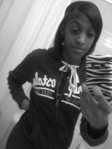 -Bruh juss follow me nd ill follow back #team follow back #IDGAF #DUKENATION #TEAM SKINNY!#FEMALEBALLER!
