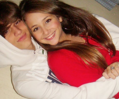 É raro encontra alguem como vocês @Renangrassi @_OficialJoana       criado no dia 25/05/12
