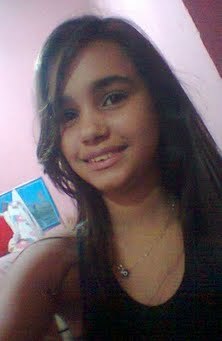 Nuncα deixe que α sαudαde do pαssαdo
e o medo do futuro estrαguem α belezα
de hojee, poois hα diαs que vαlem um
momento, e hα momentos que vαlem por todα α v