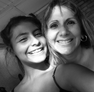 Uma legítima canceriana feliz…sou canhota mas sou de direita