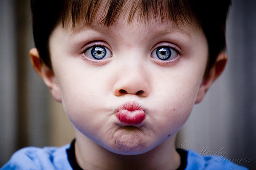 Brinque , pule , chore , mais nunca se esqueça que as coisas mais bobas serão as que te farão sentir mais feliz.