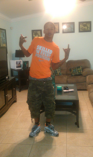 These hoes wana nigga cus they know my money long$$$