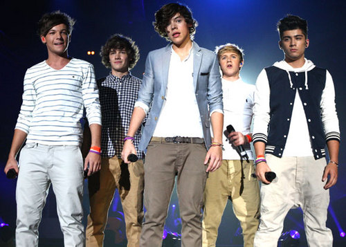 followeed for : @zaynmalik :) i love you Demi sz' I Meet Demi day 19.04.2012