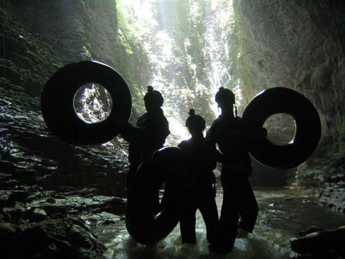 An advanture tourism company based in Waitomo, New Zealand, offering a spectacular tour including abseiling, caving, rafting, glow worms and rock climbing!