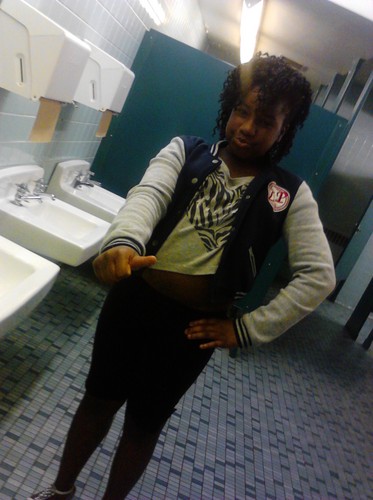 Stay Splashing on dese hoes#Touch Screen #Oh she Brown Skin#Real,Puppet Shit nd its Rare wen I hld bck wat I want to Say!!
