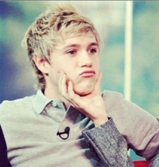 MINHA ANTIGA CONTA VOLTOU SIGAM   @TakenByNiall_