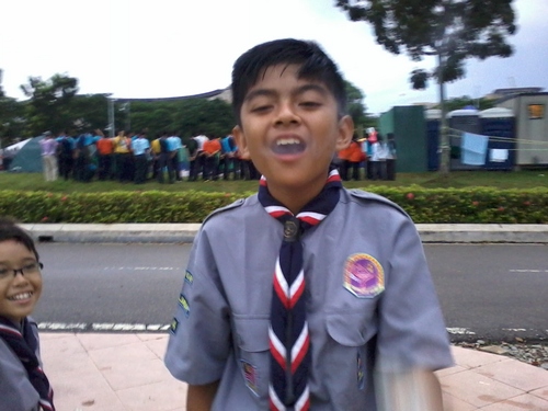 Halo...My name is Radin Irfan and i adik azizulhasni awang~~~~¡¿¡¿