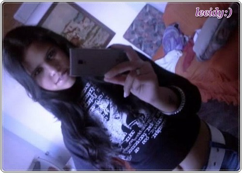 Aos Qee Mee Apunhalaam Peelaas Costaas Só Tenhoo Umaa Cooisaa A Dizer : Façaam Melhoor poq Aindaa Estoou Em Pé !