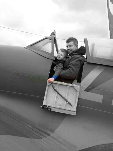 ratlook13's profile picture. Easy going, love my vdubs and dubstep. Best Daddy in the world! 
Love my surfing, flow riding and extreme sports